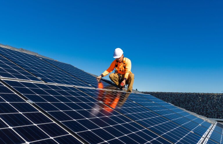 Solar Photovoltaic Standalone System Mounter